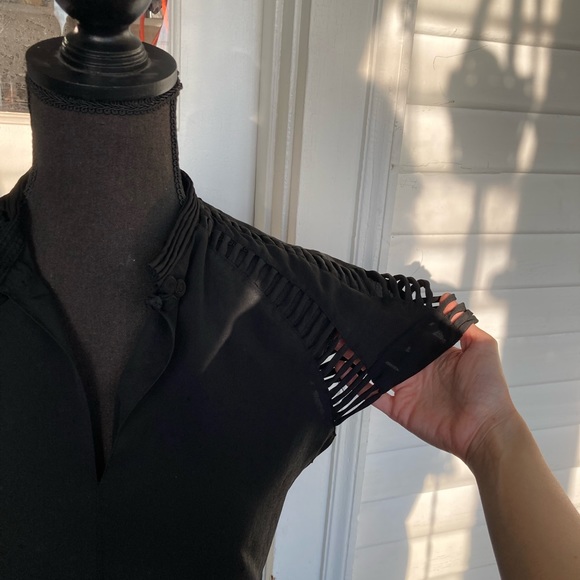 Asian inspired keyhole top with cutout cap sleeves, mandarin collar and peplum - Picture 8 of 8